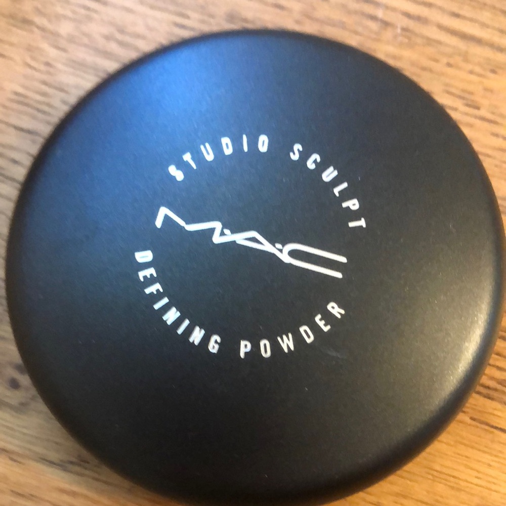MAC Cosmetics Studio Sculpt Defining Powder - Black
